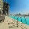 HiGuests - Emaar Beachfront Haven with Majestic Marina Views - Dubaj