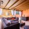 Home2Book Fantastic 160m2 Terrace Flat & BBQ