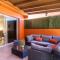 Home2Book Fantastic 160m2 Terrace Flat & BBQ