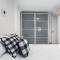 Home2Book Fantastic 160m2 Terrace Flat & BBQ