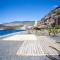 Home2Book Fantastic 160m2 Terrace Flat & BBQ