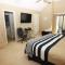 648, Landshark- Oceanside, close to beach, community amenities!