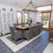 FS1, Duck Chill Inn- Oceanside, Close to Beach, Private Pool, Hot Tub