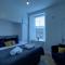 Dundee - 1 Bed - Sleeps 4 - Free Parking