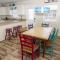 KH146, Camelot- Oceanside, Screened Porch, Close to Shopping and Restaurants!