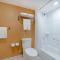Best Western Plus Emerald Isle Hotel
