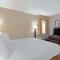 Best Western Plus Emerald Isle Hotel