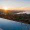 Villa Mamasana - New Magnificent Villa with Infinity Pool & Tennis! - Kilada