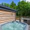 Squirrel Lodge 43 with Hot Tub - Newton Stewart