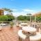 Stunning beachside 2 bedroom by EdgeTrip