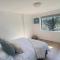 Stunning beachside 2 bedroom by EdgeTrip