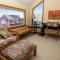 OS18D, A Place By The Sea- Oceanfront, Ocean Views, Sun Deck, Close to Beach Access