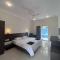 Morjim Sunset Guesthouse- Apartments with Kitchen & AC Rooms