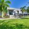 Sunlit Sarasota Cottage with Screened Porch! - Sarasota