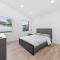 Lakeside Oasis Pool Sauna and Golf in Miami L40
