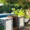 Summer House,shared pool, private bathroom and kitchen - Ban Phlu Yai