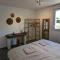 Le Woody Lodge, Large cottage with wooden deck and chalet with garden view next to Fontainebleau Forest - Achères-la-Forêt