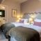 Cuckney House - Georgian Manor on a country estate - Sleeps 31 - Cuckney
