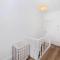 Modernised townhouse centrally located incl parking