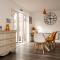 Spacious & Stylish 4-Bed House with Hot Tub in Prime Location