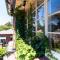 Beautiful 2 story Manor close to beach and all