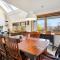 Spacious, Upgraded Premier Condo, best of everything Highridge A18 - 基灵顿