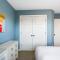 Urban NE PDX 3bd home plus bonus room, fenced yard and garage