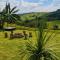 Casa Container com SPA e linda vista para a Serra da Mantiqueira - Bueno Brandão