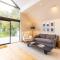 Golwg y Lan - A stunning home for 10 with sea views