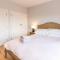 Golwg y Lan - A stunning home for 10 with sea views