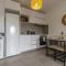 3 Minutes TO THE BEACH, 2 BEDROOM AMAZING APT WITH BALCONY, BBQ GRILL AND POOL