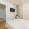 Colosseum Holidays - Three-Bedroom Apartment