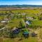 Charming Farmhouse Amongst The Vines - Healdsburg