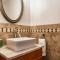 Woodhaven - Private - 3 Suites - Gorgeous Views - 3 Pools - GameRm - HotTub - Lots of Bears