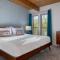 On The Rox- Luxury Refreshing Mid-Century Mod- Pool, Spa, Firepit, Outdoor Kitchen & More