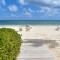 Oceanfront Playa Turquesa with highspeed Wi-Fi, pools, free beach access