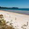 Onetangi Beach Stays Studio 2 - Coast & Country