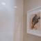 Uptown Parksuites Elegant 1BR with Balcony and Washer - Манила
