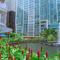 Uptown Parksuites Elegant 1BR with Balcony and Washer - Manila