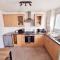 2 Bed Cosy Aylesbury House with Parking - Buckinghamshire