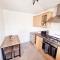 2 Bed Cosy Aylesbury House with Parking - Buckinghamshire