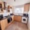 2 Bed Cosy Aylesbury House with Parking - Buckinghamshire