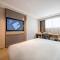 Atour Hotel Shenzhen Luohu Vientiane City
