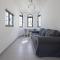 3BR House - Parking - Pool - 15 min walk to Beach