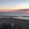 Moira's House - a 30 mt dalla spiaggia, traversi e splash - مونتيسيلفانو