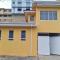 Casa com dois quartos,dois banheiros,sendo uma suíte,sala de estar cozinha e garagem - بوكوس دي كالداس