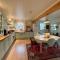 Beautiful Private Villa with Lake View and Boat - Hålland