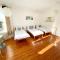 The Table House Close to Town & Beach Free parking