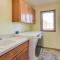 5 Mi to Dtwn Pet-Friendly Wheatland Twin Home!