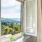 * Farmhouse with views * Walk to everything - بارغا